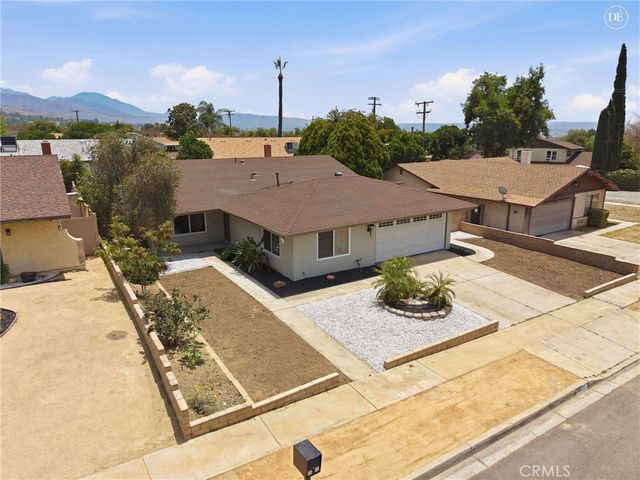 6677 La Praix Street, Highland, CA 92346