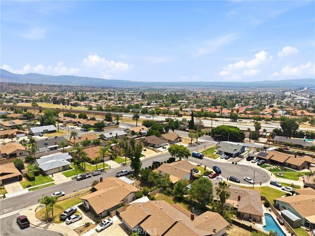 6677 La Praix Street, Highland, CA 92346