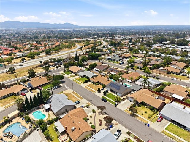 6677 La Praix Street, Highland, CA 92346