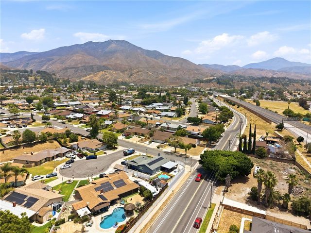6677 La Praix Street, Highland, CA 92346