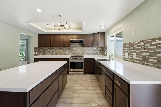 6677 La Praix Street, Highland, CA 92346