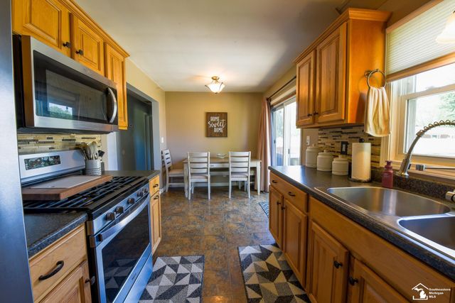 11087 U S Turnpike Road, South Rockwood, MI 48179