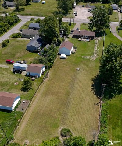 11087 U S Turnpike Road, South Rockwood, MI 48179