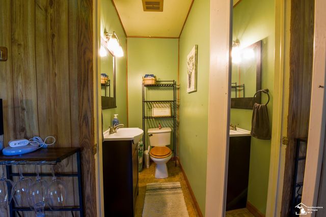 11087 U S Turnpike Road, South Rockwood, MI 48179