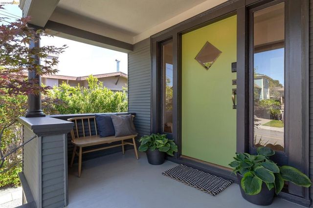 5222 Shafter Ave, Oakland, CA 94618