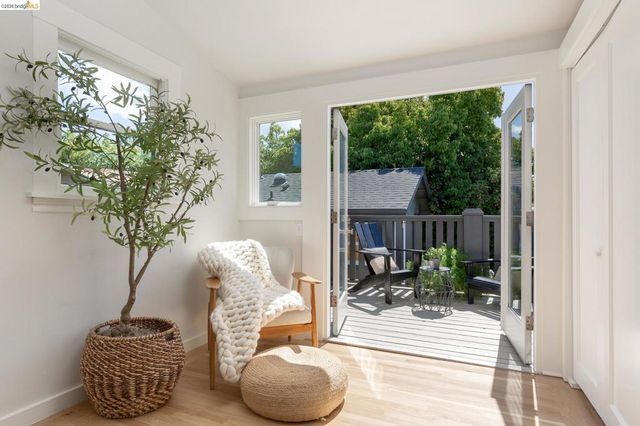 5222 Shafter Ave, Oakland, CA 94618