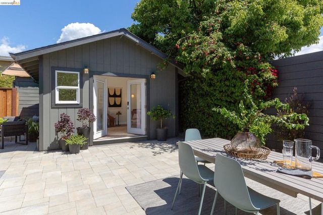 5222 Shafter Ave, Oakland, CA 94618