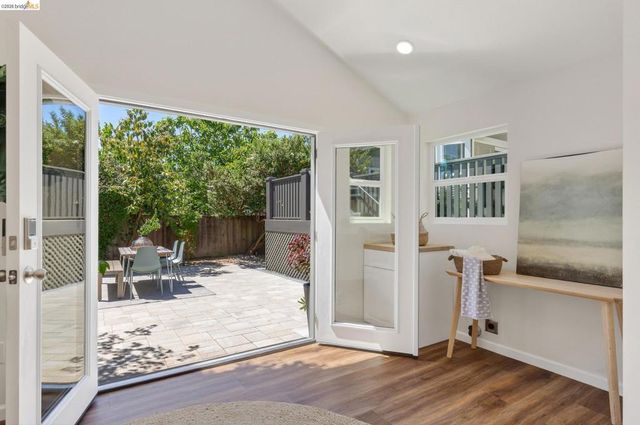 5222 Shafter Ave, Oakland, CA 94618