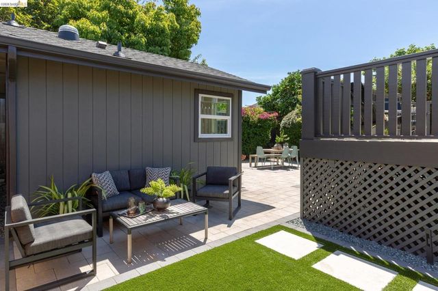 5222 Shafter Ave, Oakland, CA 94618