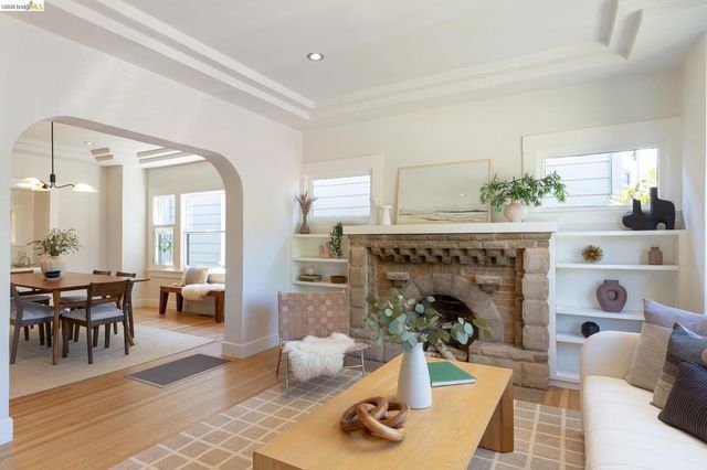 5222 Shafter Ave, Oakland, CA 94618