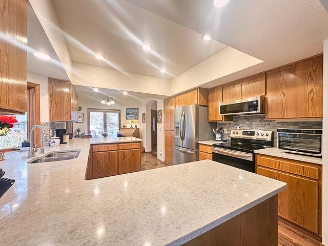 60716 Willow Creek Loop, Bend, OR 97702