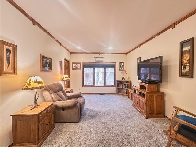 60716 Willow Creek Loop, Bend, OR 97702