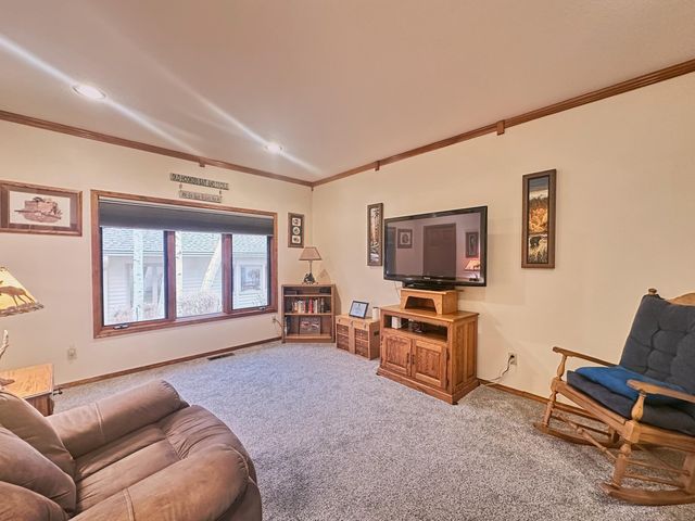 60716 Willow Creek Loop, Bend, OR 97702