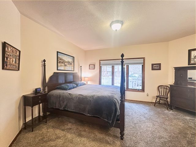 60716 Willow Creek Loop, Bend, OR 97702