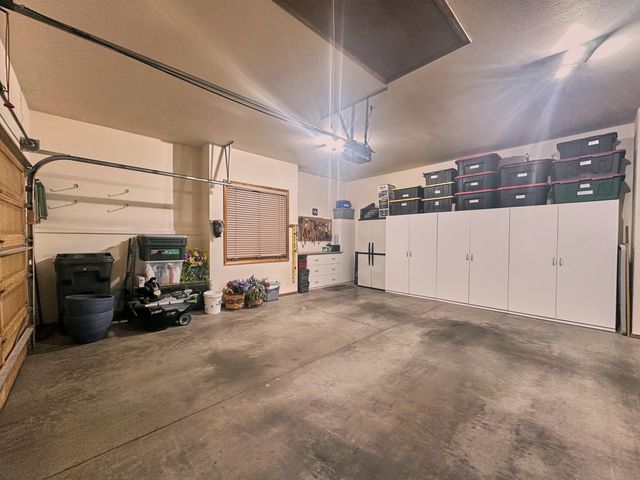 60716 Willow Creek Loop, Bend, OR 97702