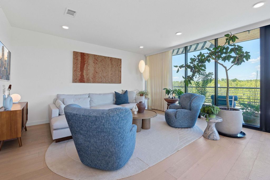 1600 S 1st ST 410, Austin, TX 78704