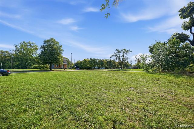 3055 Van Dyke Street, Detroit, MI 48214