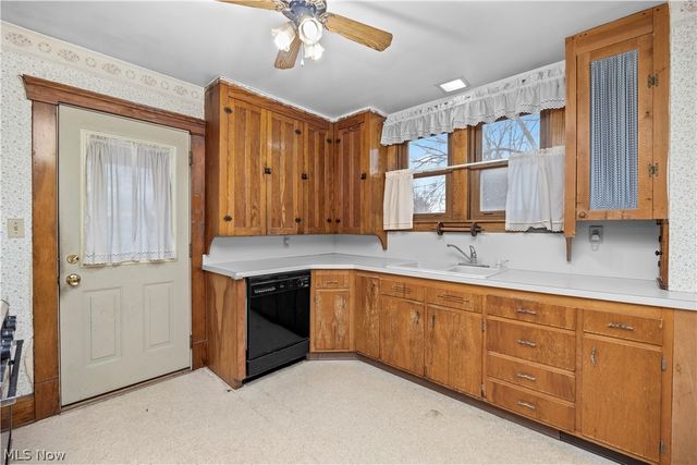 601 Woodland Avenue, Elyria, OH 44035