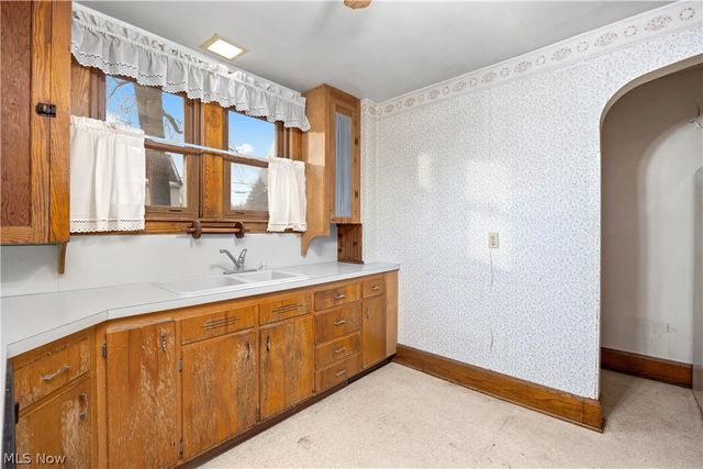 601 Woodland Avenue, Elyria, OH 44035