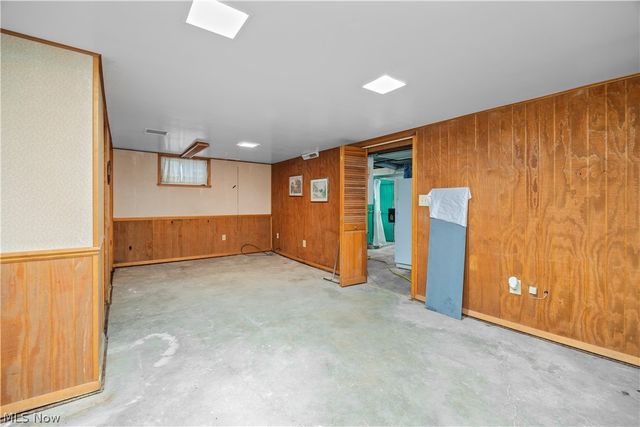 601 Woodland Avenue, Elyria, OH 44035