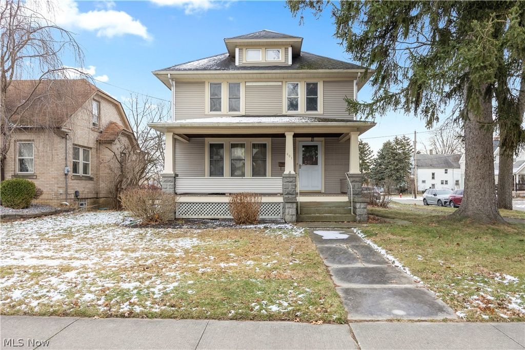 601 Woodland Avenue, Elyria, OH 44035