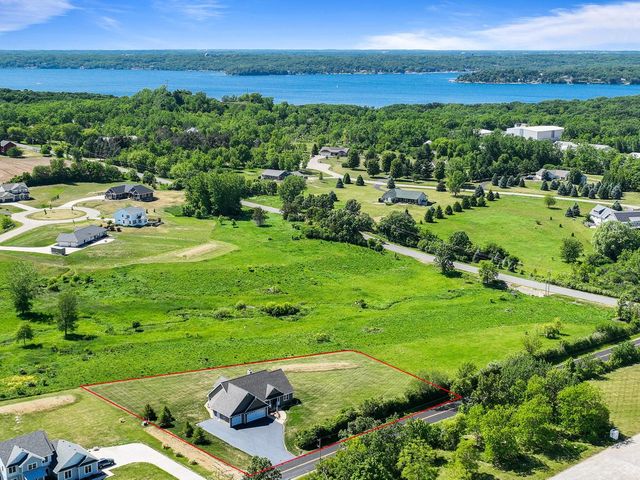 N1451 Maple Ridge ROAD, Lake Geneva, WI 53147