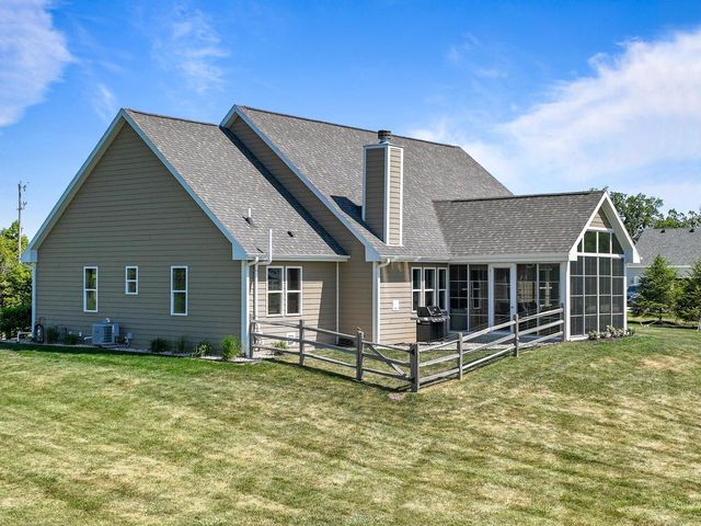 N1451 Maple Ridge ROAD, Lake Geneva, WI 53147