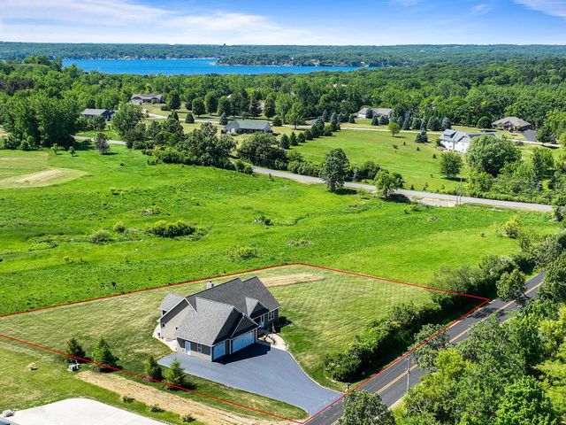 N1451 Maple Ridge ROAD, Lake Geneva, WI 53147