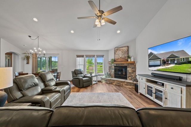 N1451 Maple Ridge ROAD, Lake Geneva, WI 53147
