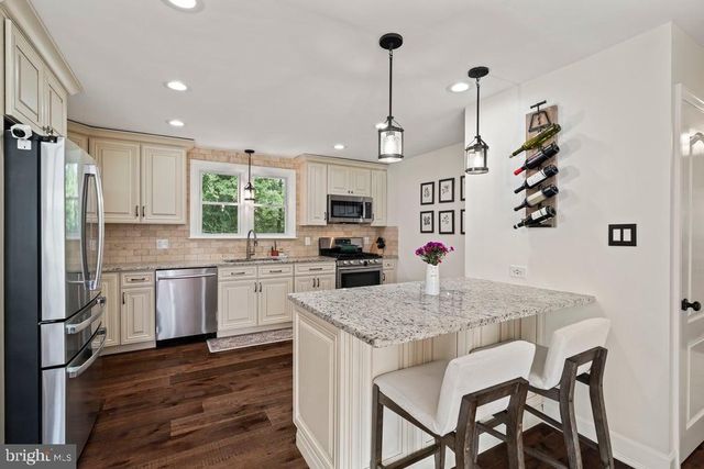 320 KENT RD, Broomall, PA 19008