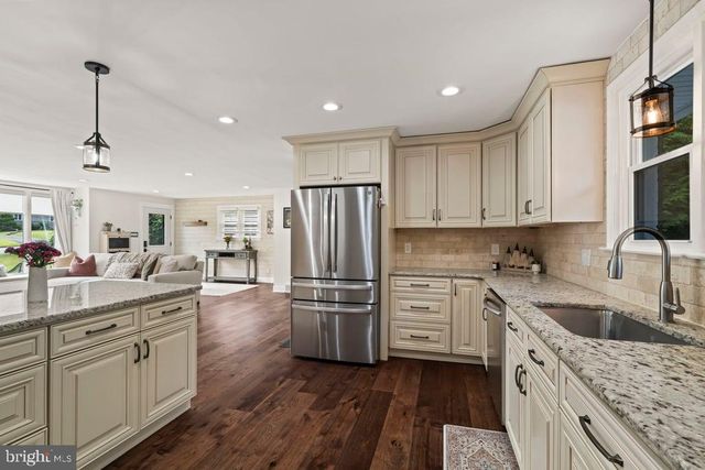 320 KENT RD, Broomall, PA 19008