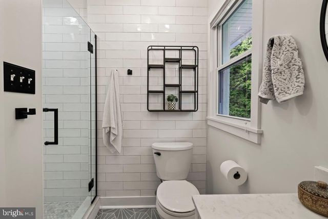 320 KENT RD, Broomall, PA 19008