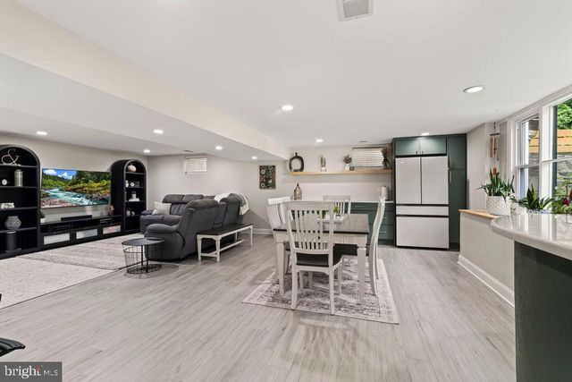 320 KENT RD, Broomall, PA 19008