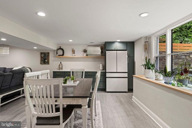 320 KENT RD, Broomall, PA 19008