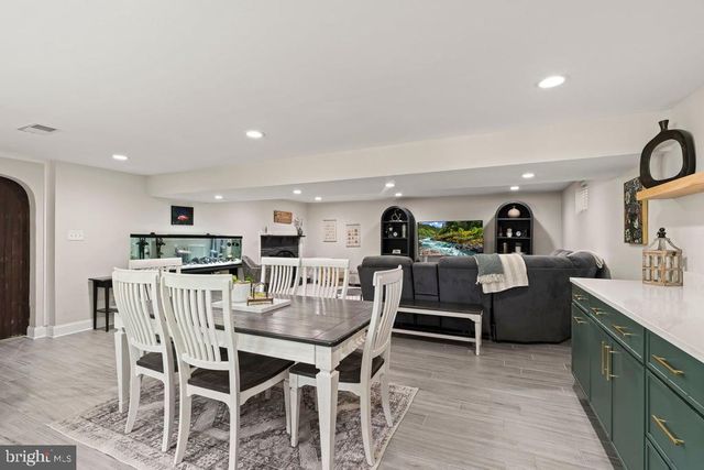 320 KENT RD, Broomall, PA 19008