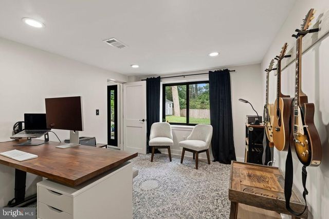 320 KENT RD, Broomall, PA 19008