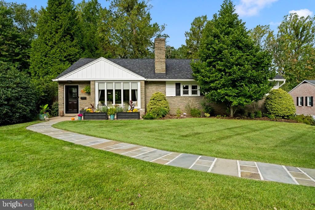 320 KENT RD, Broomall, PA 19008
