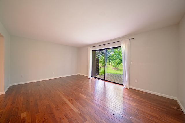 672 Greenhills Drive, Ann Arbor, MI 48105