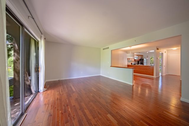 672 Greenhills Drive, Ann Arbor, MI 48105