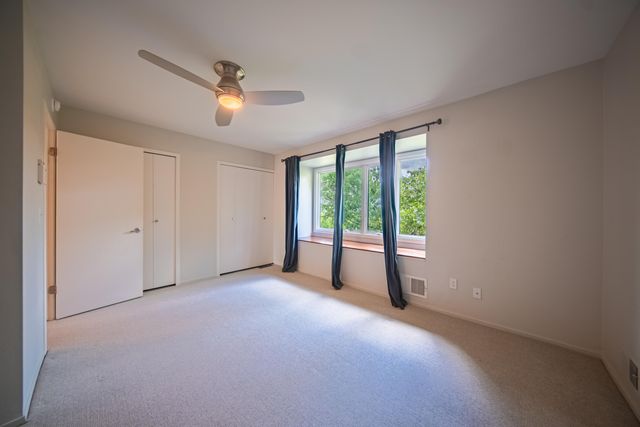 672 Greenhills Drive, Ann Arbor, MI 48105