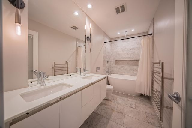 672 Greenhills Drive, Ann Arbor, MI 48105