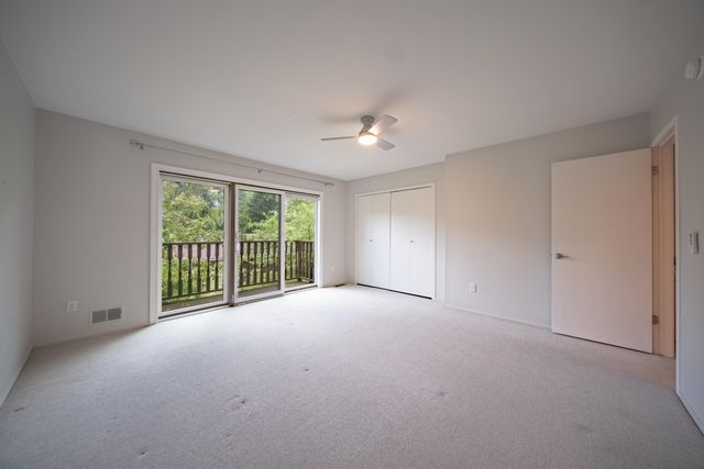 672 Greenhills Drive, Ann Arbor, MI 48105