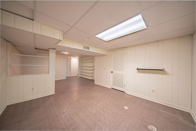 672 Greenhills Drive, Ann Arbor, MI 48105