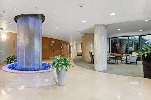 3000 N Ocean Drive 5e, Singer Island, FL 33404