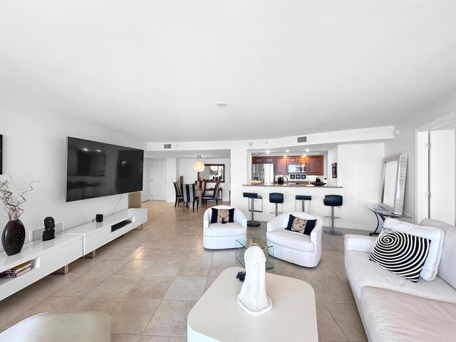 3000 N Ocean Drive 5e, Singer Island, FL 33404