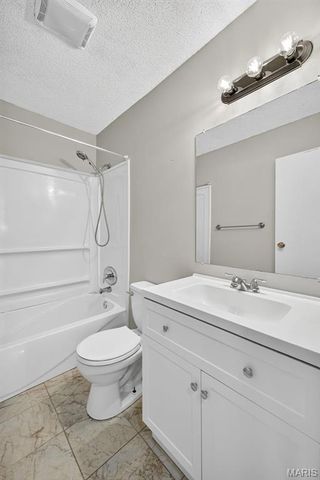 13391 Hiddendale Lane, Ballwin, MO 63021