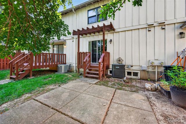 13391 Hiddendale Lane, Ballwin, MO 63021
