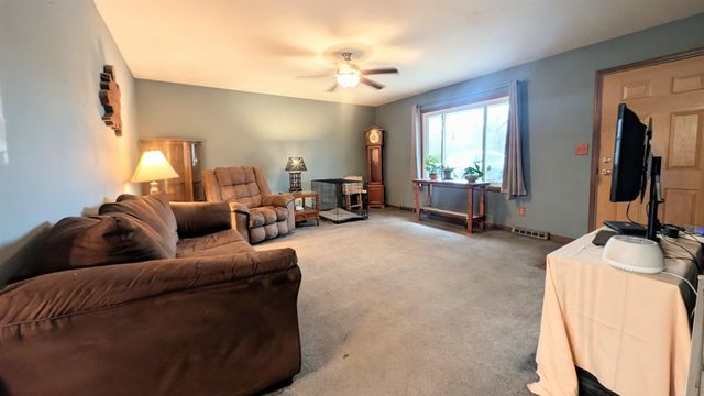 5790 Ada Drive, Roscoe, IL 61073