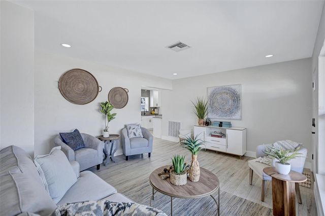 828 50TH AVENUE S, St Petersburg, FL 33705