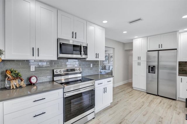 828 50TH AVENUE S, St Petersburg, FL 33705